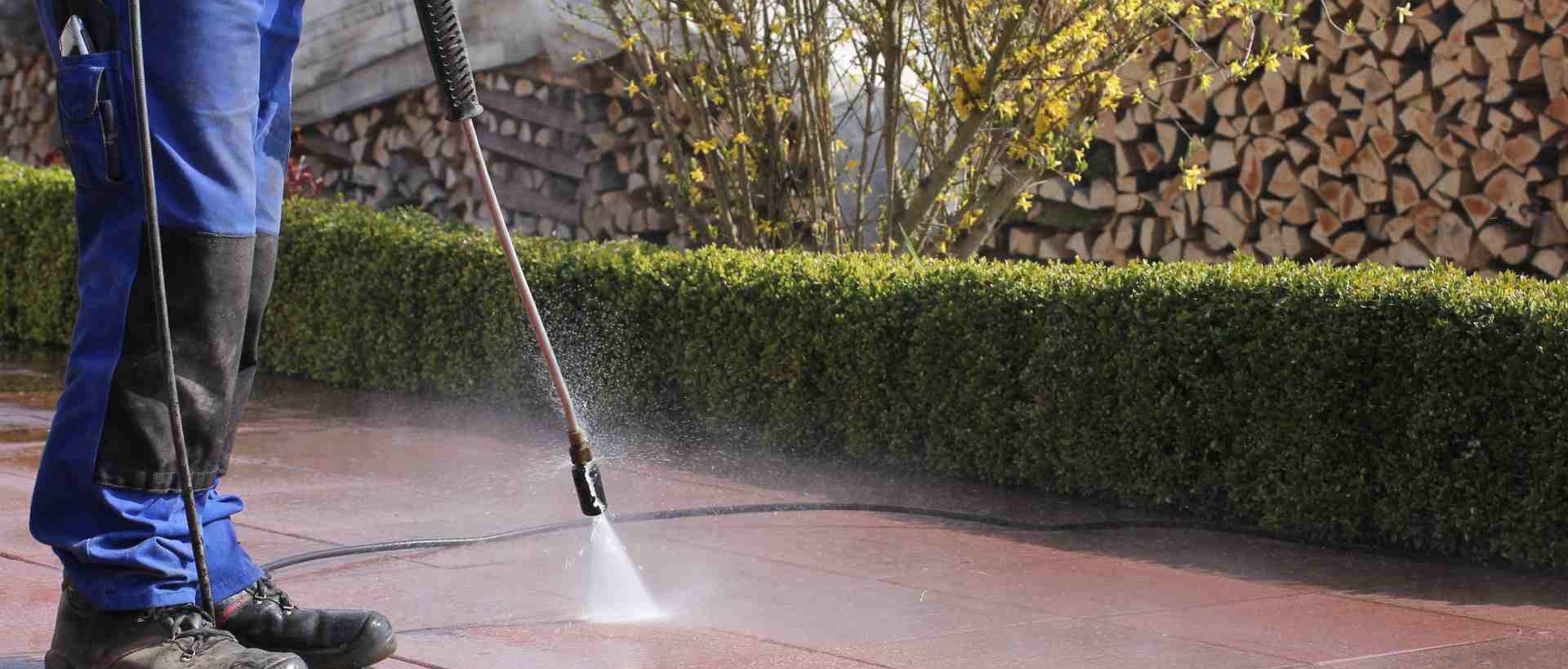 garden maintenance UB6